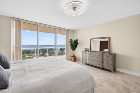 Condominio en venta en Pompano Beach, Florida, 3 dormitorios, 195.84 m2 № 2070445 - foto 12