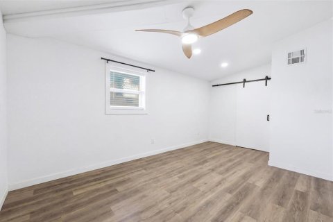 Propiedad comercial en venta en Bradenton, Florida, 6 dormitorios, 210.42 m2 № 2108020 - foto 26