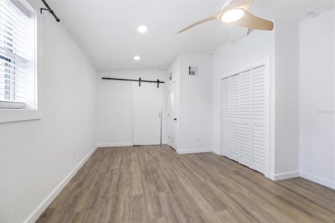 Propiedad comercial en venta en Bradenton, Florida, 6 dormitorios, 210.42 m2 № 2108020 - foto 27