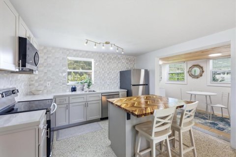 Propiedad comercial en venta en Bradenton, Florida, 6 dormitorios, 210.42 m2 № 2108020 - foto 11