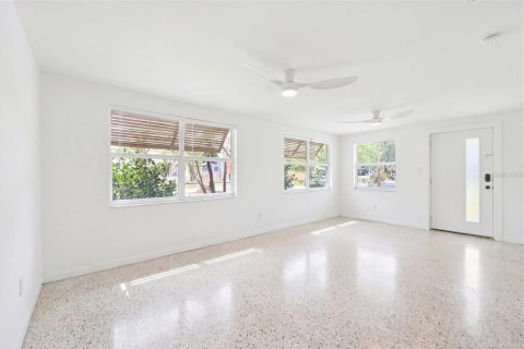 Propiedad comercial en venta en Bradenton, Florida, 6 dormitorios, 210.42 m2 № 2108020 - foto 20