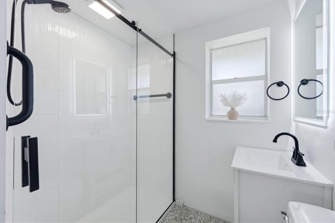 Propiedad comercial en venta en Bradenton, Florida, 6 dormitorios, 210.42 m2 № 2108020 - foto 15