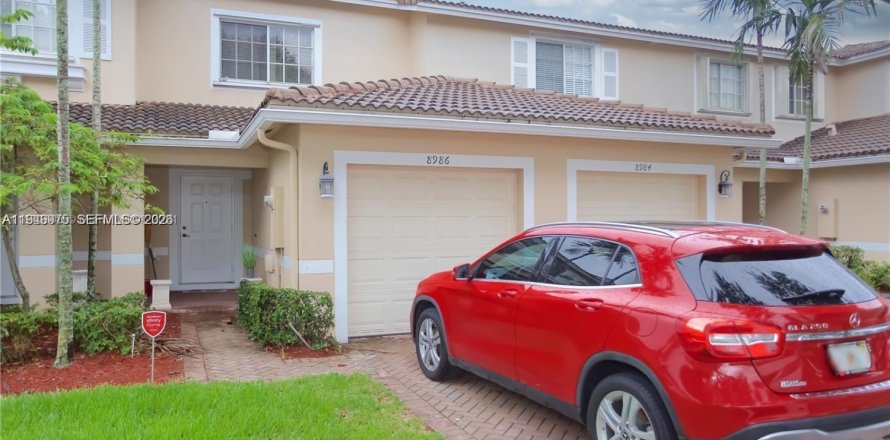 Таунхаус в Тамарак, Флорида 2 спальни, 107.3м2 № 2005618