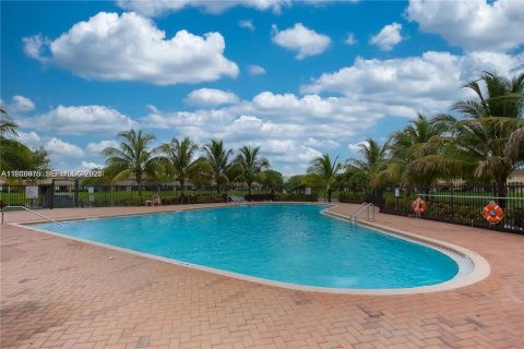 Снять в аренду таунхаус в Тамарак, Флорида 2 спальни, 107.3м2, № 2005618 - фото 10