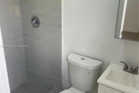 Villa ou maison à louer à Miami, Floride: 1 chambre № 1925899 - photo 1