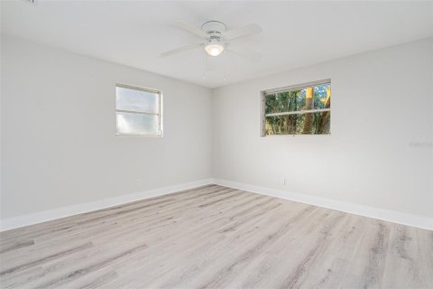House in Ormond Beach, Florida 5 bedrooms, 202.53 sq.m. № 1849837 - photo 10