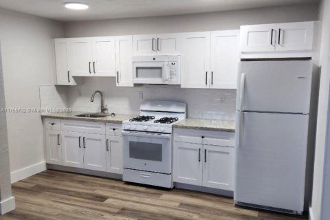 Appartement à louer à Hialeah, Floride: 1 chambre, 42.27 m2 № 2046219 - photo 4