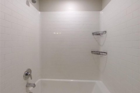 Casa en alquiler en Kissimmee, Florida, 4 dormitorios, 176.89 m2 № 1907170 - foto 12