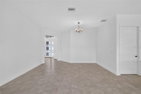Villa ou maison à vendre à The Villages, Floride: 3 chambres, 178 m2 № 2389331 - photo 23