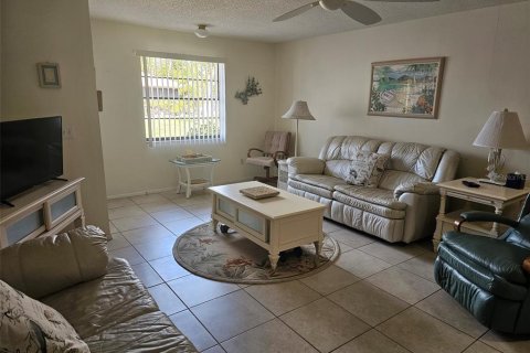 House in Bradenton, Florida 2 bedrooms, 96.99 sq.m. № 1901147 - photo 6