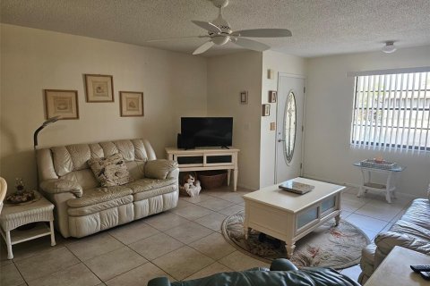 House in Bradenton, Florida 2 bedrooms, 96.99 sq.m. № 1901147 - photo 7