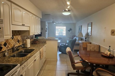 House in Bradenton, Florida 2 bedrooms, 96.99 sq.m. № 1901147 - photo 11
