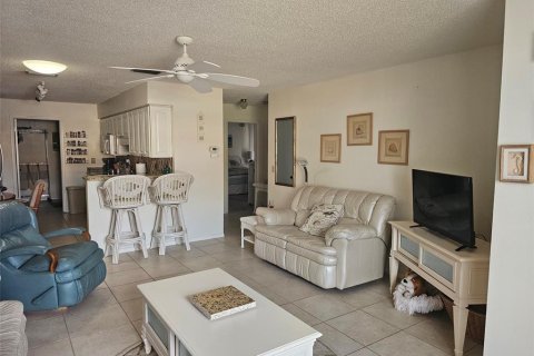 House in Bradenton, Florida 2 bedrooms, 96.99 sq.m. № 1901147 - photo 8