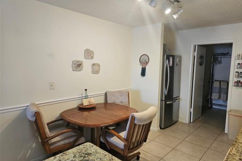 House in Bradenton, Florida 2 bedrooms, 96.99 sq.m. № 1901147 - photo 10