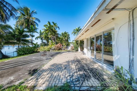 Villa ou maison à vendre à Miami, Floride: 3 chambres, 161 m2 № 1973855 - photo 7