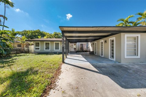 Villa ou maison à vendre à Miami, Floride: 3 chambres, 161 m2 № 1973855 - photo 12