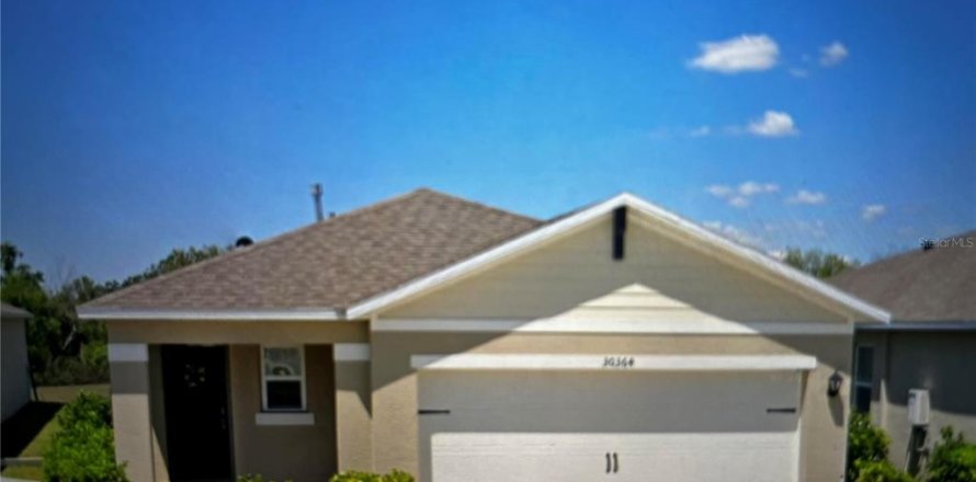House in Leesburg, Florida 3 bedrooms, 152.82 sq.m. № 1911350
