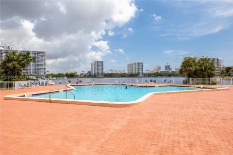 Купить кондоминиум в Авентура, Флорида 2 спальни, 100.61м2, № 2154207 - фото 16