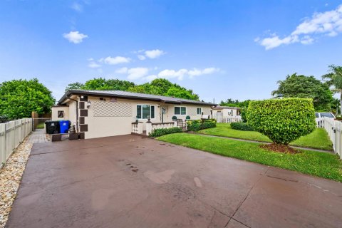 Casa en venta en Fort Lauderdale, Florida, 3 dormitorios, 142.14 m2 № 2273914 - foto 23