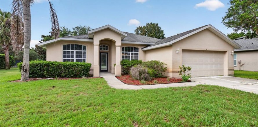 House in Ormond Beach, Florida 3 bedrooms, 158.4 sq.m. № 2258309