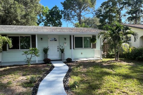 Villa ou maison à Saint Petersburg, Floride 3 chambres, 106.09 m2 № 2167474