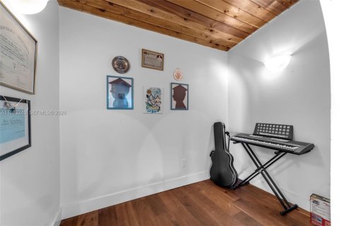Купить виллу или дом в Майами, Флорида 5 спален, 408.86м2, № 2243961 - фото 30