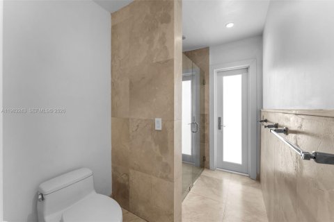 Купить виллу или дом в Майами, Флорида 5 спален, 408.86м2, № 2243961 - фото 24