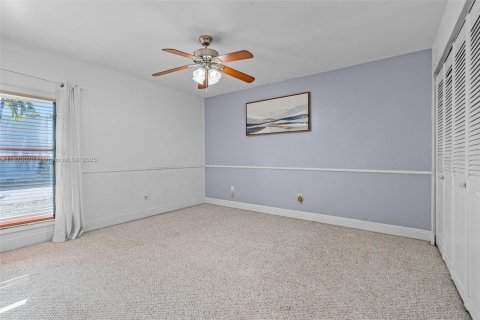 Adosado en venta en Hialeah, Florida, 3 dormitorios, 128.76 m2 № 1929337 - foto 29