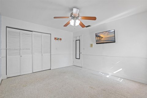 Adosado en venta en Hialeah, Florida, 3 dormitorios, 128.76 m2 № 1929337 - foto 30