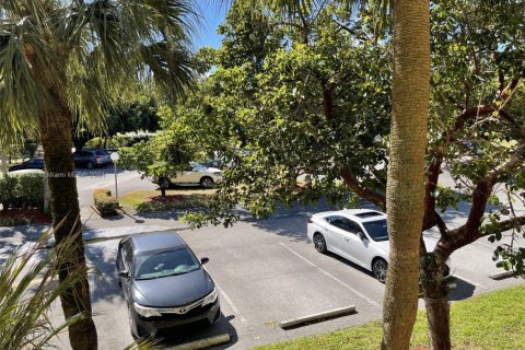 Copropriété à louer à Coconut Creek, Floride: 2 chambres, 107.4 m2 № 1710142 - photo 24