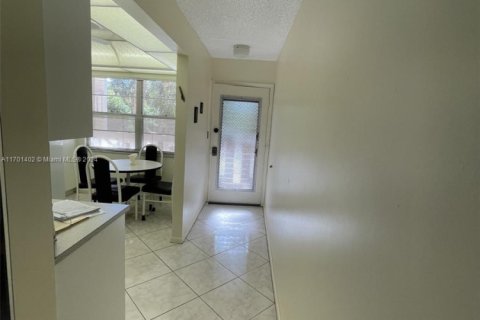 Copropriété à louer à Coconut Creek, Floride: 2 chambres, 107.4 m2 № 1710142 - photo 19