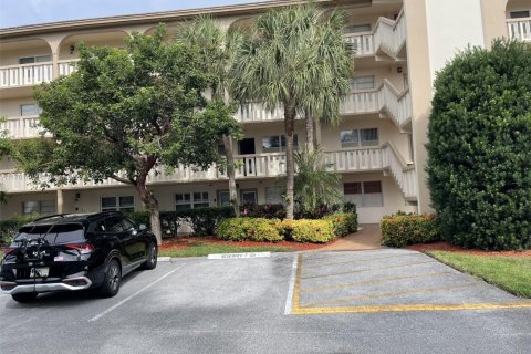 Copropriété à louer à Coconut Creek, Floride: 2 chambres, 107.4 m2 № 1710142 - photo 30