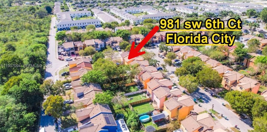 Townhouse in Florida City, Florida 4 bedrooms, 167.13 sq.m. № 2011417