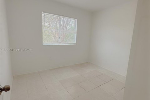 Townhouse in Florida City, Florida 4 bedrooms, 167.13 sq.m. № 2011417 - photo 22