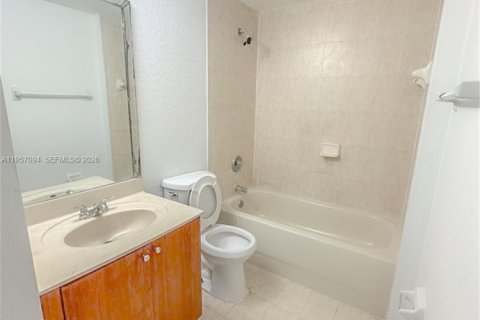 Townhouse in Florida City, Florida 4 bedrooms, 167.13 sq.m. № 2011417 - photo 23