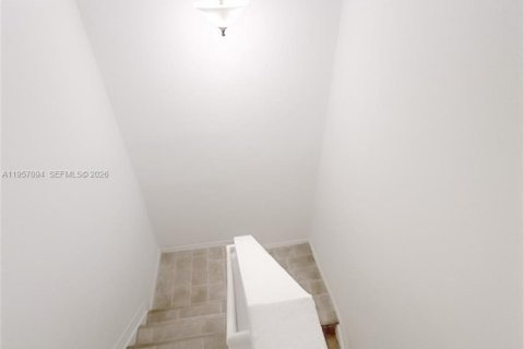 Townhouse in Florida City, Florida 4 bedrooms, 167.13 sq.m. № 2011417 - photo 26