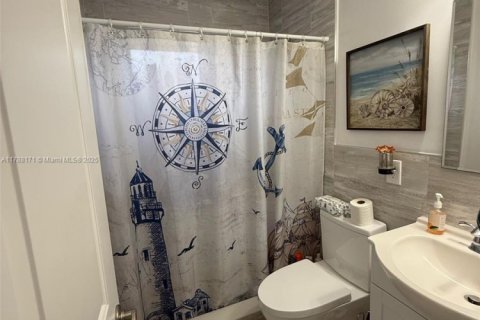 Купить виллу или дом в Майами, Флорида 5 спален, 138.61м2, № 1738769 - фото 15