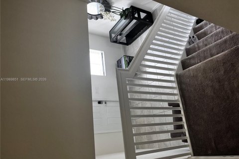 Touwnhouse à louer à Hialeah, Floride: 4 chambres, 177.26 m2 № 2030677 - photo 4