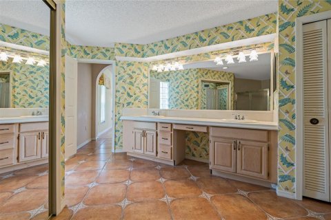 House in Tarpon Springs, Florida 2 bedrooms, 227.52 sq.m. № 1848040 - photo 19
