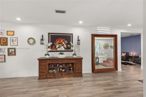 House in Pinecrest, Florida 4 bedrooms, 388.7 sq.m. № 1921781 - photo 7