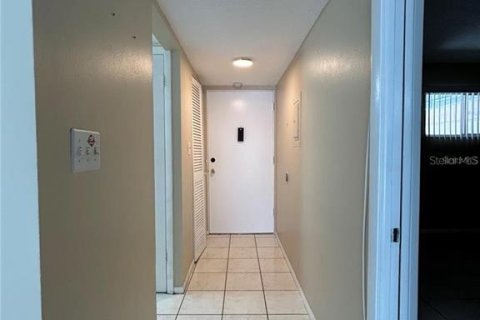 Condominio en venta en Sarasota, Florida, 2 dormitorios, 81.2 m2 № 2238730 - foto 5