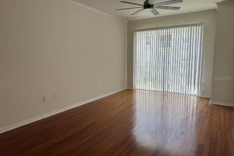 Condo in Tampa, Florida, 2 bedrooms № 2204311 - photo 5