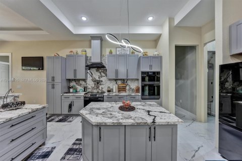 Villa ou maison à vendre à Loxahatchee Groves, Floride: 5 chambres, 424.38 m2 № 2253972 - photo 12