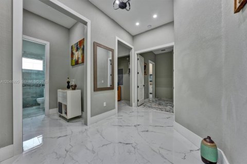 Villa ou maison à vendre à Loxahatchee Groves, Floride: 5 chambres, 424.38 m2 № 2253972 - photo 17