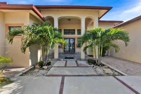 Villa ou maison à vendre à Loxahatchee Groves, Floride: 5 chambres, 424.38 m2 № 2253972 - photo 3