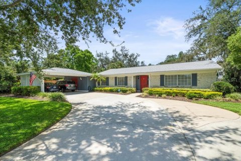 House in Tampa, Florida 4 bedrooms, 201.51 sq.m. № 1884855 - photo 2