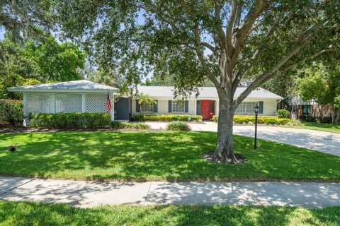 House in Tampa, Florida 4 bedrooms, 201.51 sq.m. № 1884855 - photo 1