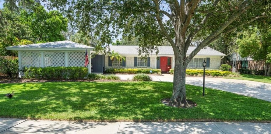 House in Tampa, Florida 4 bedrooms, 201.51 sq.m. № 1884855