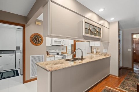 House in Tampa, Florida 4 bedrooms, 201.51 sq.m. № 1884855 - photo 16