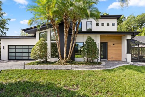 House in Winter Park, Florida 5 bedrooms, 314.2 sq.m. № 2107390 - photo 5